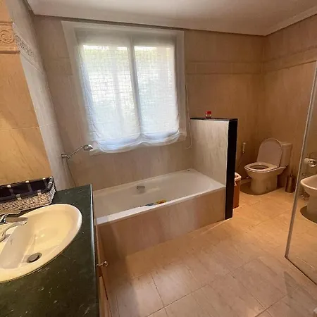 Sea View Golfing Two Bedrooms Appartement Estepona